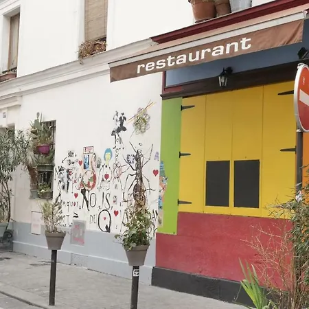 Amazing Comfy - Canal Saint Martin Апартаменты *