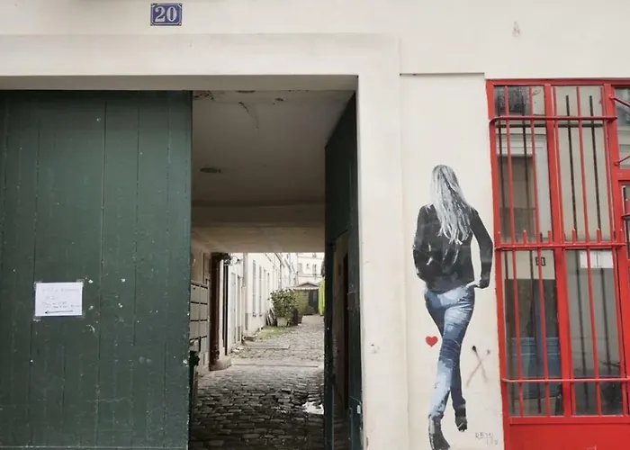 Апартаменты Amazing Comfy - Canal Saint Martin *