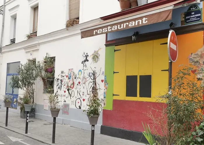 Amazing Comfy - Canal Saint Martin Апартаменты *